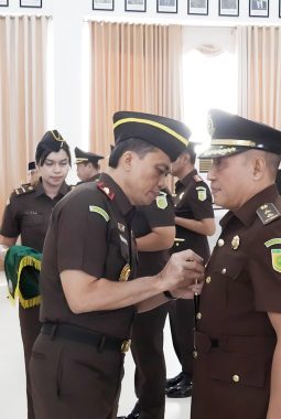 Lantik Tiga Pejabat Eselon III, Kajati Kepri Tekankan Integritas dan Tanggung Jawab
