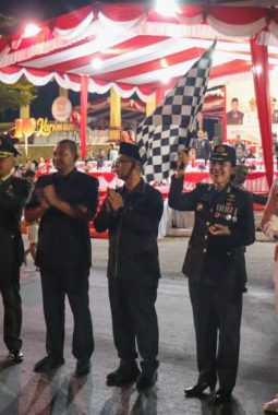 Kapolres Karimun Pimpin Taptu dan Pawai Obor HUT RI Ke-81